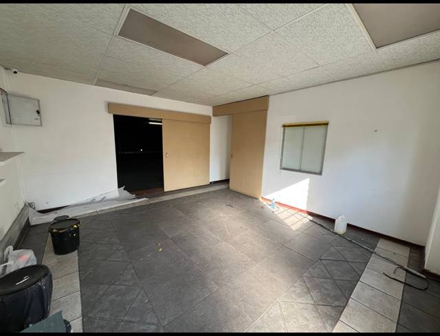 430M² WAREHOUSE TO LET IN STRIJDOMPARK